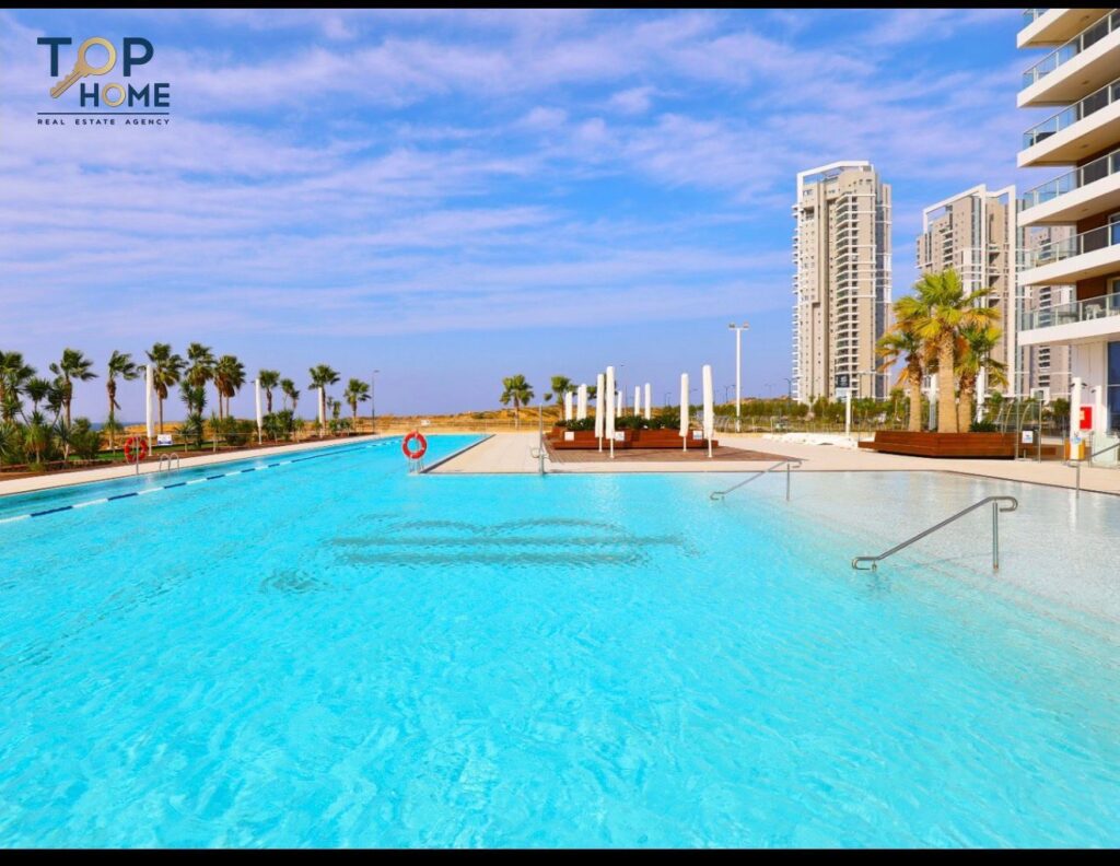 השפעת פיתוח מתחמי המלונאות החדשים בקו החוף על שוק דירות היוקרה הסמוכות